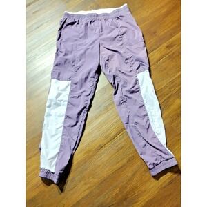 Reebok Nylon Women's Track Pants Size Medium Windbreaker 100% Polyester Purple